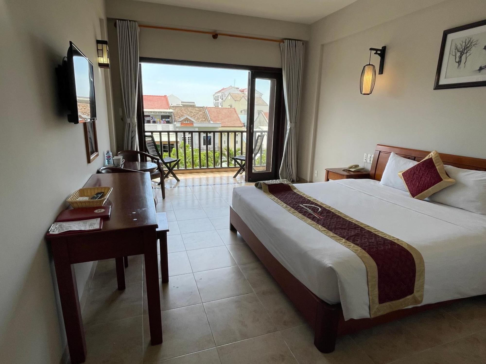 Sunshine Hoian Отель Хойан