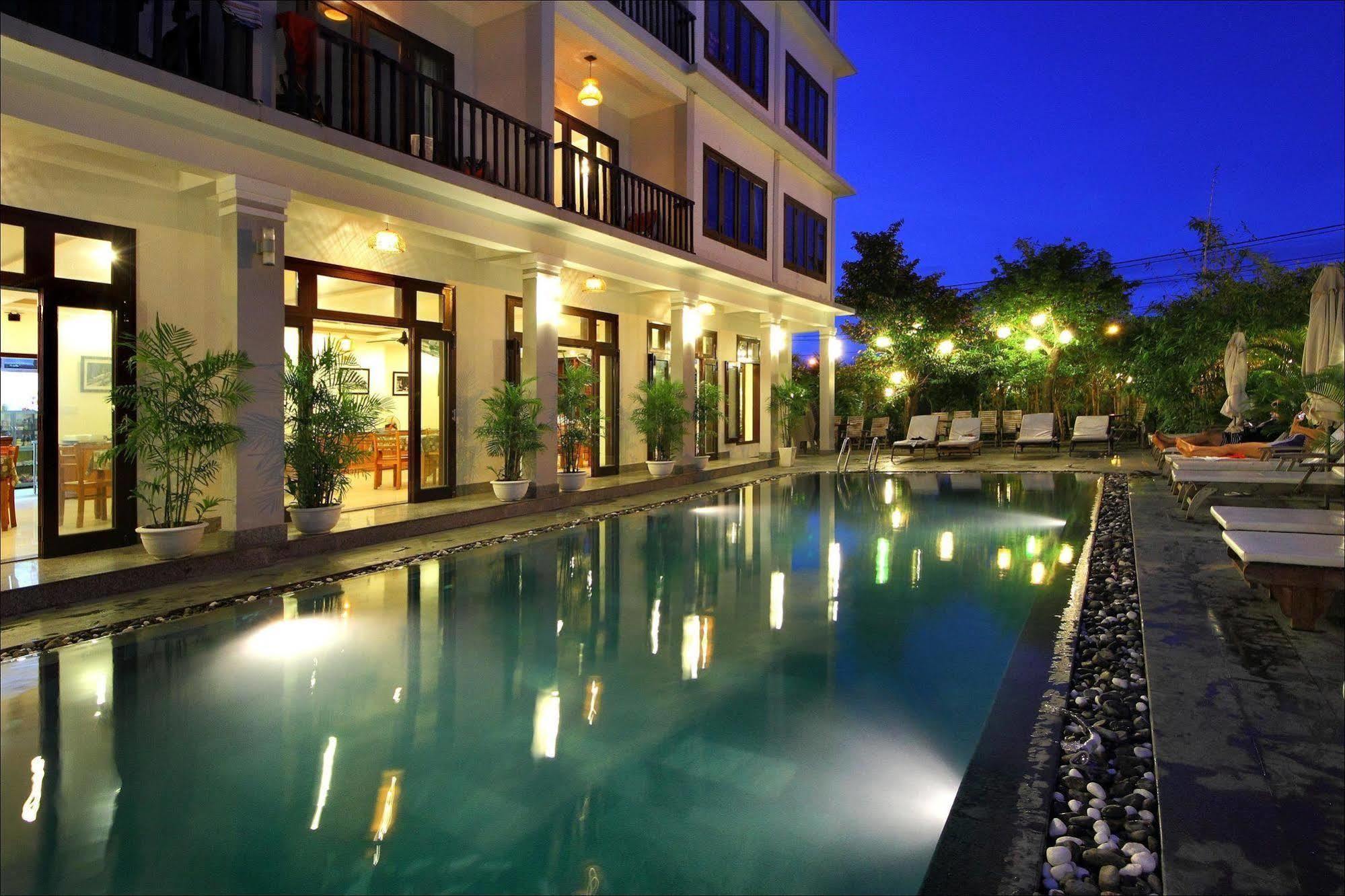 Hotel Sunshine 3*